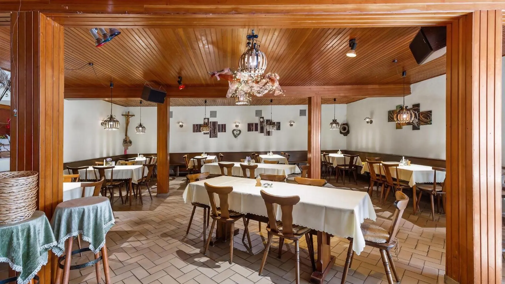 Geraeumiges Ferienhaus Mit Garten In Rittsteig Neukirchen beim Heiligen Blut Holiday home