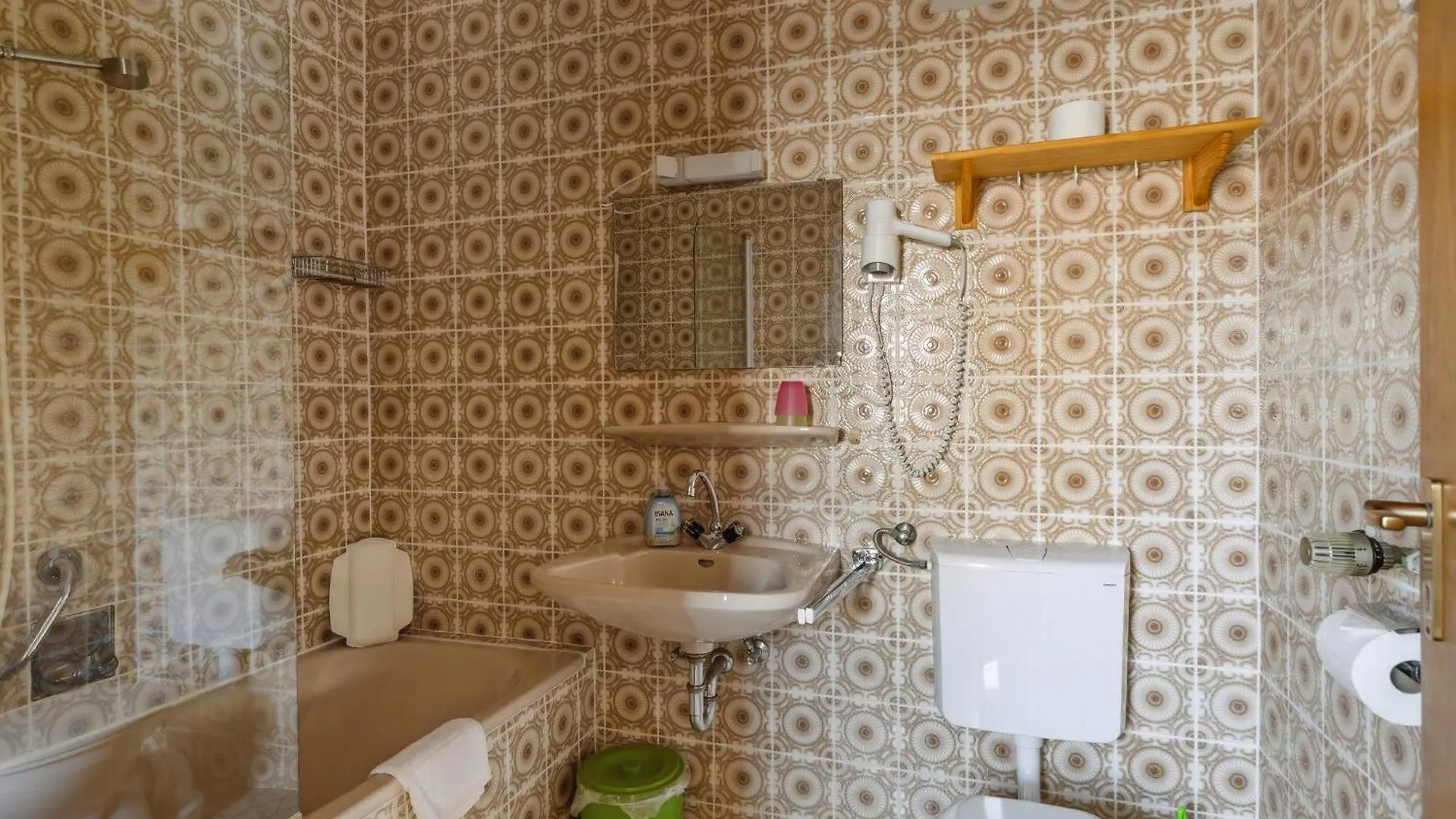Geraeumiges Ferienhaus Mit Garten In Rittsteig Neukirchen beim Heiligen Blut Holiday home